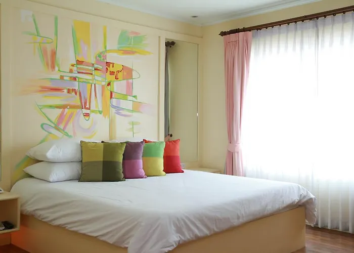Hip Hotel