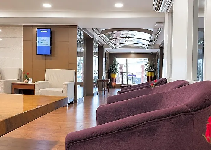 Hip Hotel