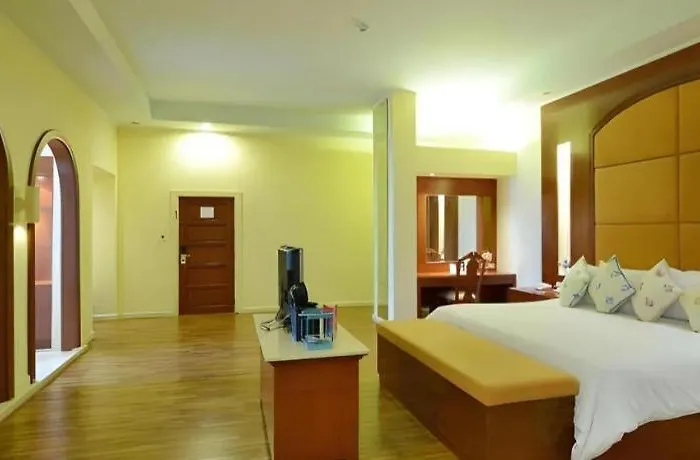 Hip Hotel 4*