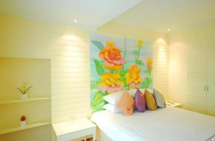 Hip Hotel 4*