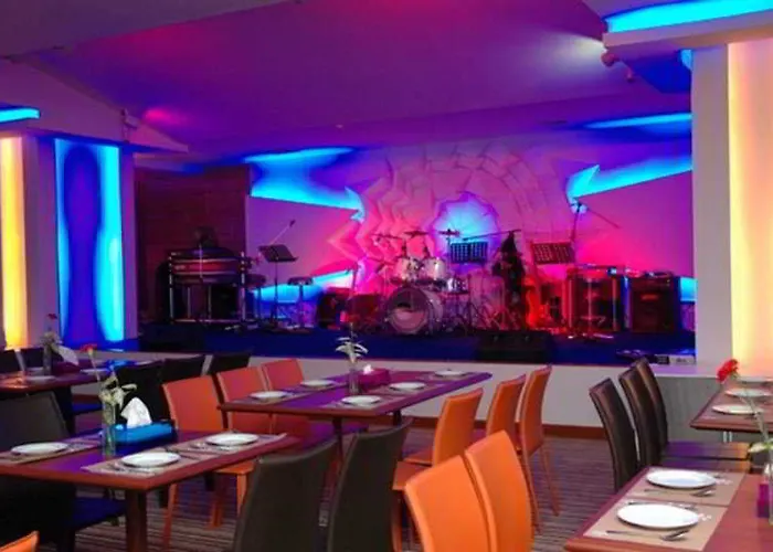 Hip Hotel
